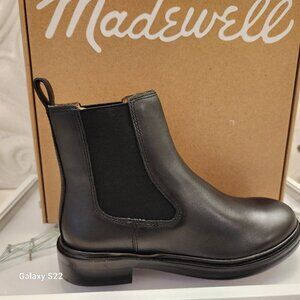 Madewell Pull-On Chelsea Leather Boots. NIB. Size 5.5